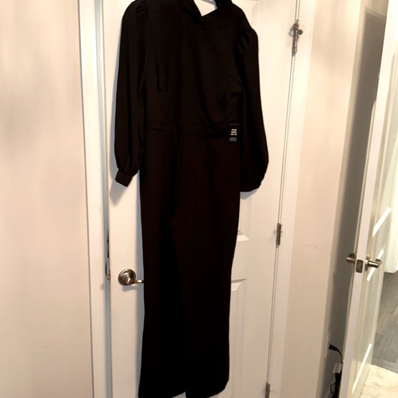 NWT - Picture 1 of 4